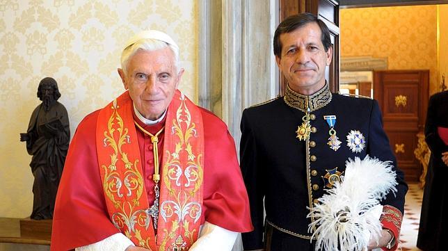 El nuevo embajador español en el Vaticano presenta sus credenciales al Papa BENEDICTO%20XVI%20RECIBE--644x362