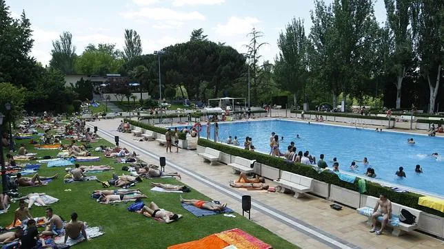 Buenos días, buenas tardes ó buenas noches ... - Página 10 Piscinas-2-madrid--644x362