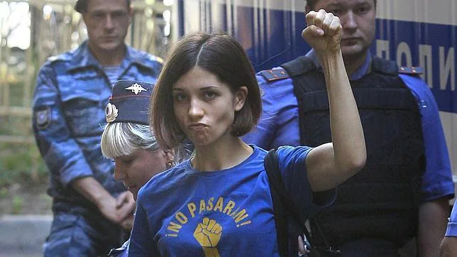 pussy - Pussy Riot. Grupo femenino punk ruso encarcelado. - Página 2 Pussy-riot-juicio-rusia--644x362