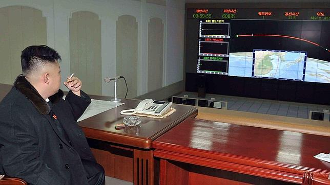 Pyongyang advierte: La Península Coreana está al borde de la «guerra nuclear» Lider-kim-jong-un-fumando-control-general-satelites-reuters--644x362