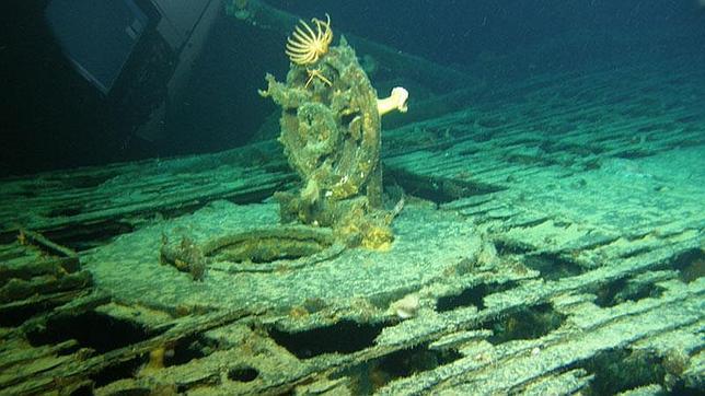 El arma secreta japonesa en la WW2, un portaaviones submarino I-400--644x362