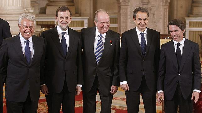 Abdica el rey de España Rey-rajoy-aznar-efe--644x362