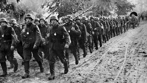 El ejército de prostitutas nazis ideado para luchar contra las enfermedades sexuales Soldados-alemanes--478x270