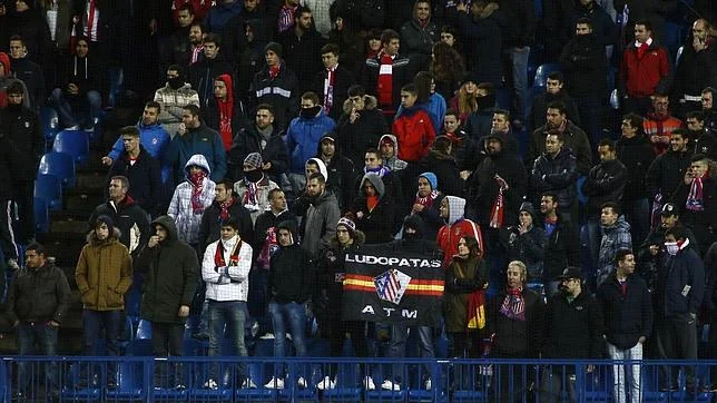 Las extremas (y controvertidas) medidas del Atlético para asfixiar a sus ultras Frente-atletico-ultras-medidas--644x362