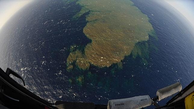 ERUPCION VOLCÁNICA SUBMARINA EN HIERRO - Actividad sísmica    (Islas Canarias) - Página 34 Elhierro_mancha--644x362