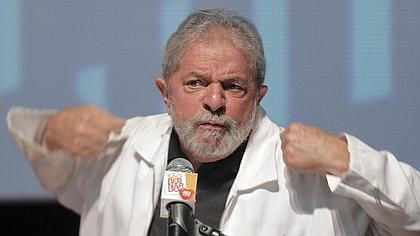 Expresidente de Brasil Lula obligado a declarar como sospechoso del escándalo de corrupción de Petrobras 46110754--420x236