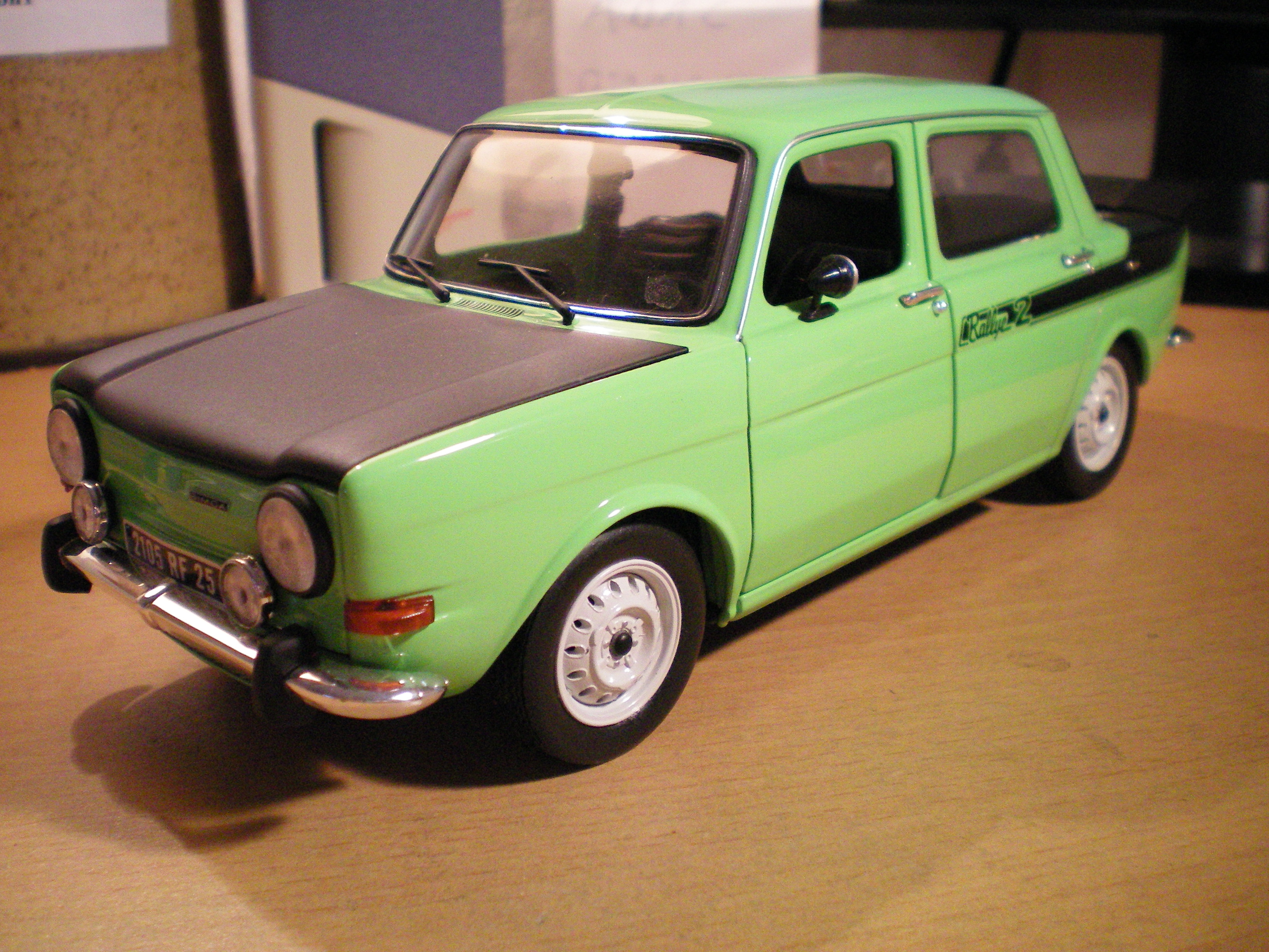 Rennwagen und Simca Modelle 0108rka4