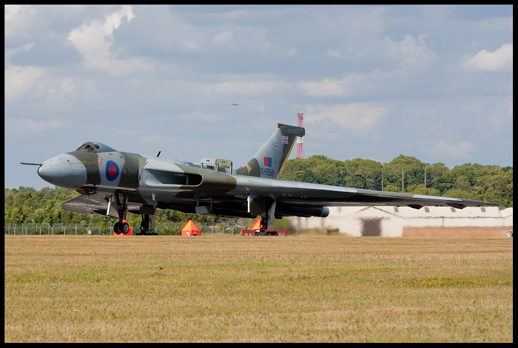 Royal International Air Tattoo 2010 [82x 1000px] 11722o