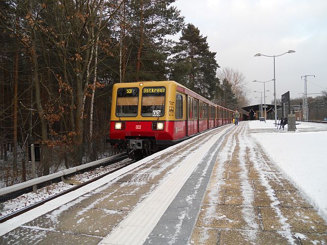 Freitag, 3.2.2012. Bilder aller Umläufe der Strb.-Linien 87 & 88. 12_s37rkdd