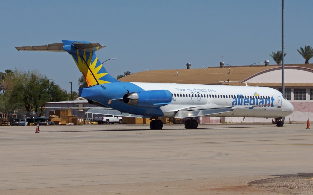 AZA - Phoenix/Mesa Gateway Airport 15.04.2013 Bbbn948ma28jxcc