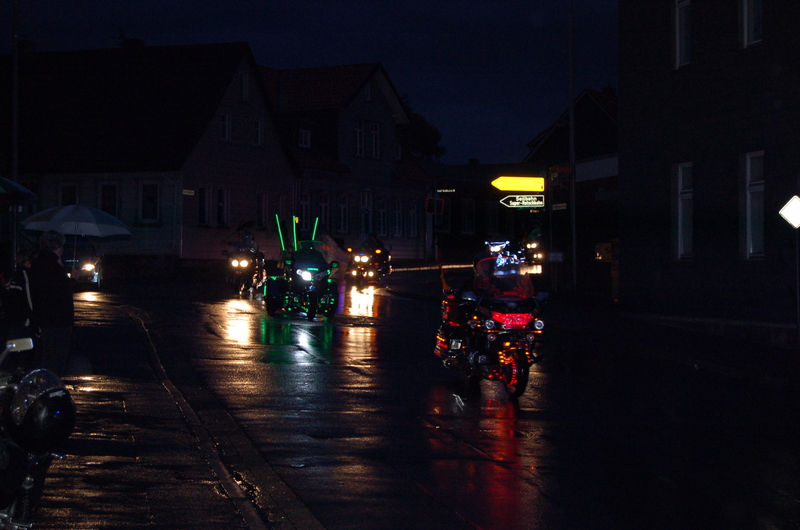 Abendliche Lichterparade beim Goldwingtreffen Dsc_4296ajcsb