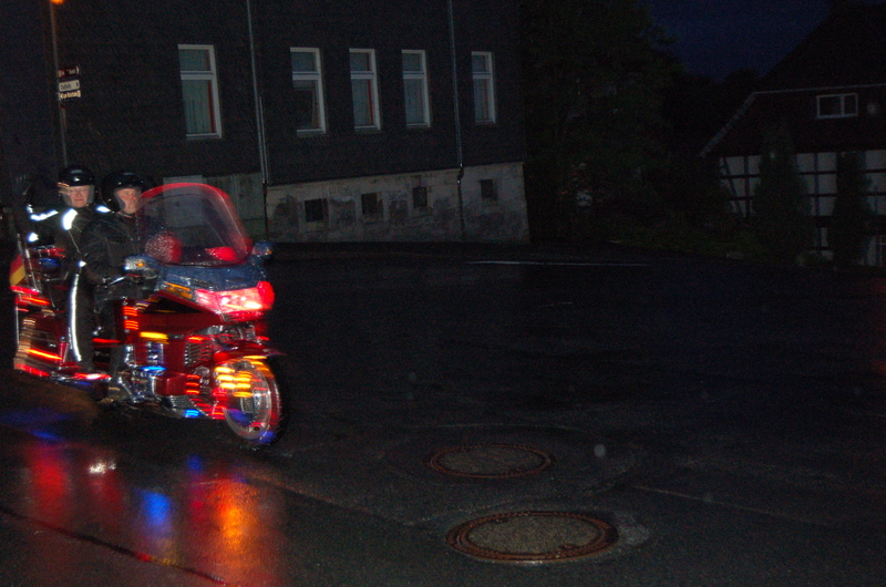 Abendliche Lichterparade beim Goldwingtreffen Dsc_4303g7ff2