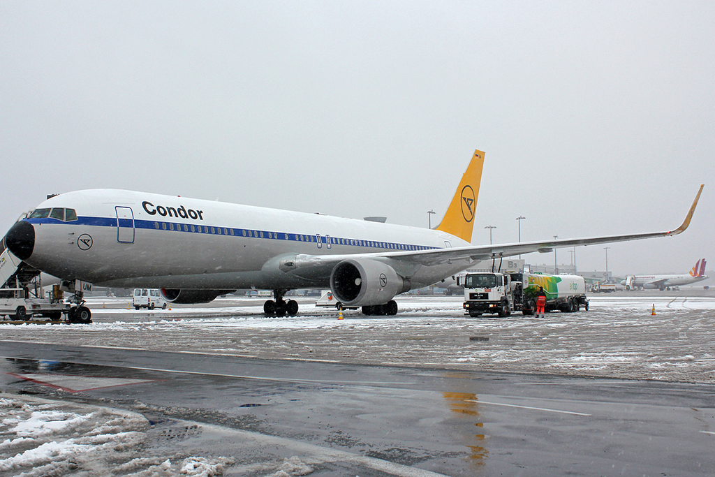 CGN 12.03.2013 (mit Condor Retro B763) Img_8845aadvlbu