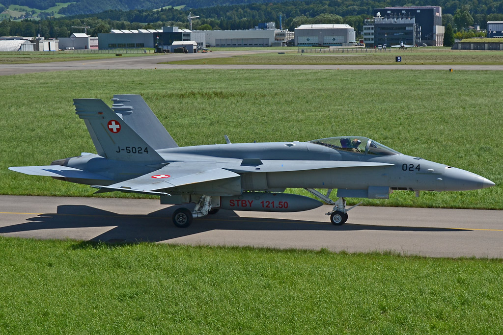 Buochs-Stans (LSZC) + Emmen Air Base (LSME) J-5024_102436uyy