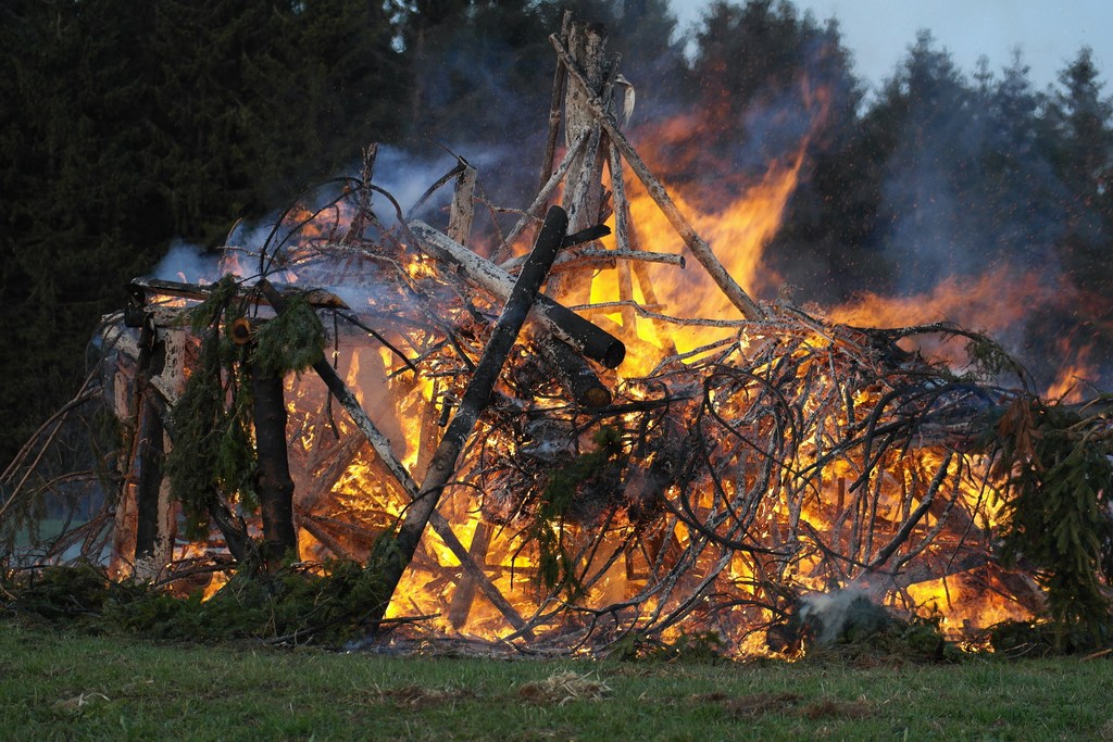 Osterfeuer 2.0 (Bilder) Osterfeuer2.04.5.2013h5f52