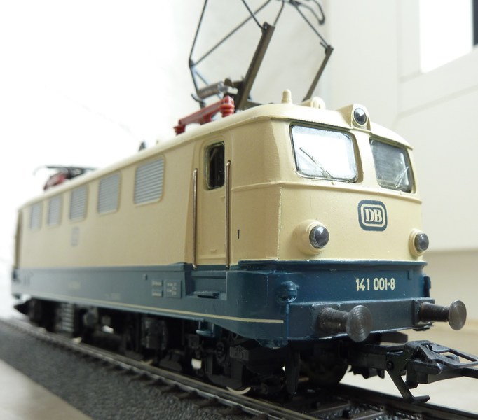 Alte Märklin Loks modernisiert P10305722daf