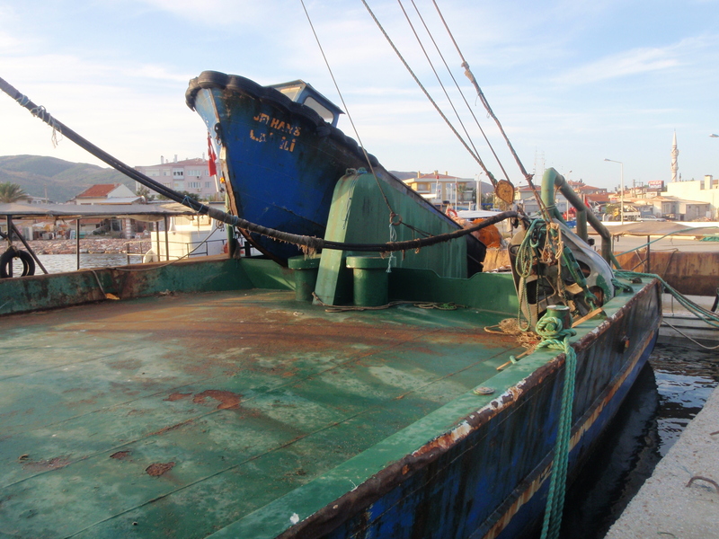 etwas größeres türkisches Fischerboot P92800075has