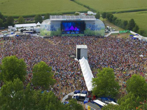 Chaos beim "Sea of Love" in Freiburg Sofekg2