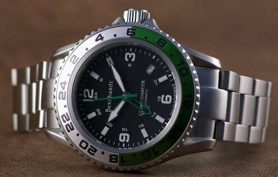 Existe-t-il d'autres GMT bicolore hors Rolex ? - Page 2 Berhardt-globemaster-green-watch1