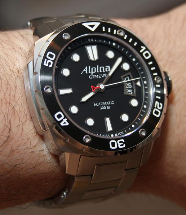 Recherche montre vis apparentes Alpina-Extreme-Diver-watch-17