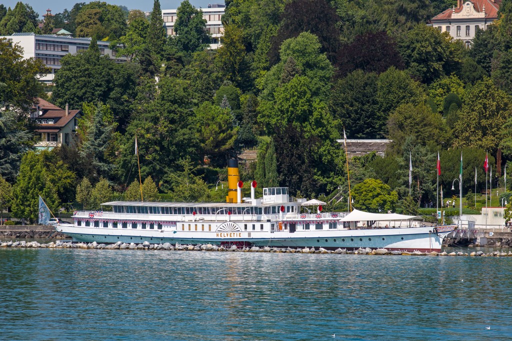 Une belle journée d'été à Nyon (VD) au bord du Lac Léman. 120817_Ln_X_Hv_Ouchy-1024x682