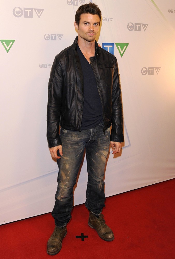 Casa de Bonnie Bennett e Leon Daniel-gillies-ctv-upfront-2012-presentation-02