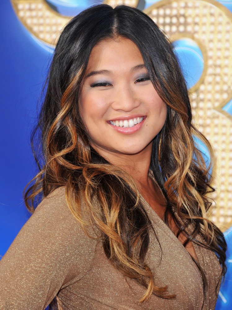 صور أبطال مسلسل glee Jenna-ushkowitz-premiere-of-glee-the-3d-concert-movie-01