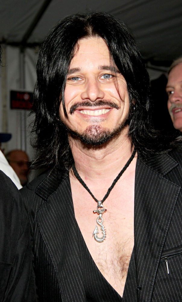 Gilby Clarke habla sobre su accidente Wenn950204