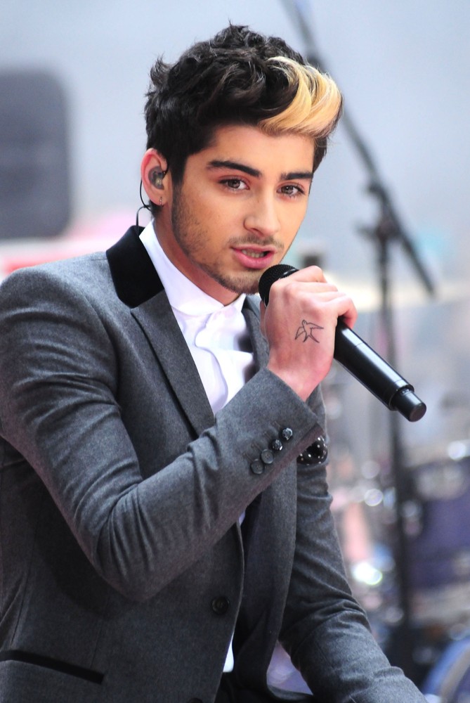 mi tentacion (zayn malik y tu) - Página 3 Zayn-malik-one-direction-performing-today-show-02