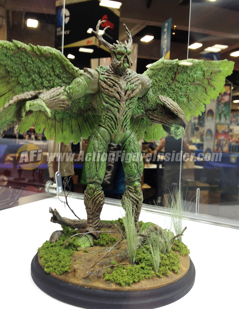 [SDCC 2013] DC Collectibles Stand SWAMPTHING
