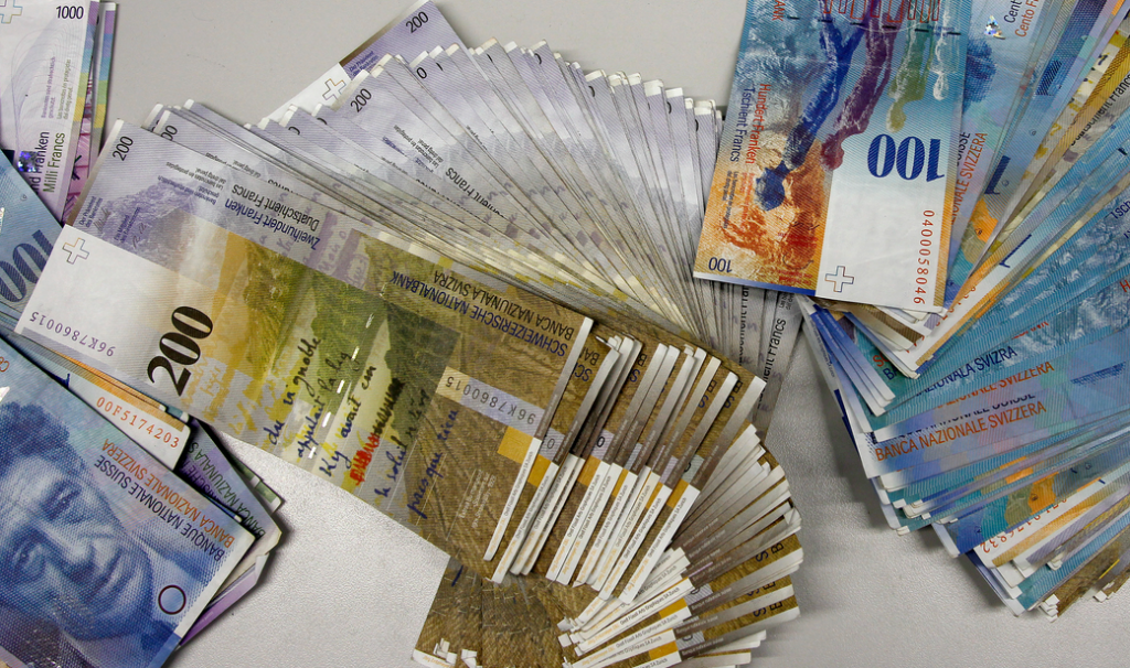 Switzerland Follows Iceland in Declaring War Against the Banksters Swiss_francs1-1024x606