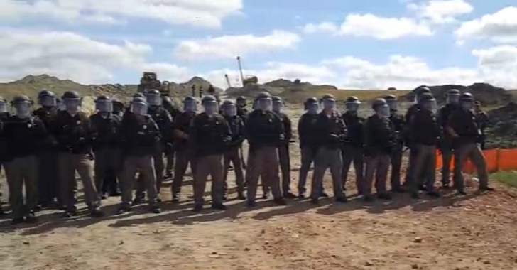 Riot Police Begin Mass Arrests at Dakota Access Pipeline, FB Censors Video Dakota-arrests