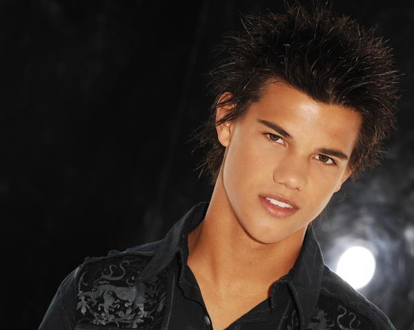 Los peores Actores del mundo Taylor-lautner