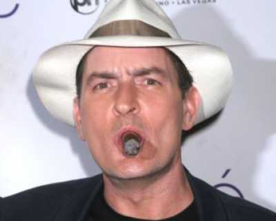 Bilderkrieg!!! - Seite 5 Charlie-sheen-schimpft-ueber-anonyme-alkoholiker-charlie-sheen-632141_0_320