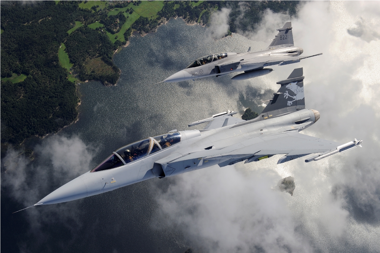  Suiza - Gripen NG  - Página 8 Gripens-Over-Linkoping-foto-vencedora-Aviation-Week-Jamie-Hunter-via-Saab