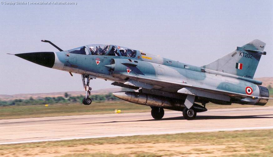 Armée Indienne / Indian Armed Forces - Page 26 Mirage-2000-%C3%8Dndia-via-bhrarat-rakshak