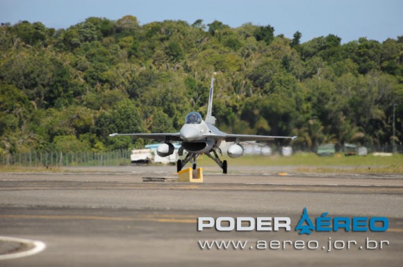 [Internacional] Mais F-16 do Chile passam por Salvador DSC_0171-580x385