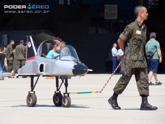 O futuro da nossa aviação de caça Port%C3%B5es-Abertos-BASP-70-anos-foto-6-Poder-A%C3%A9reo-Nun%C3%A3o-580x435