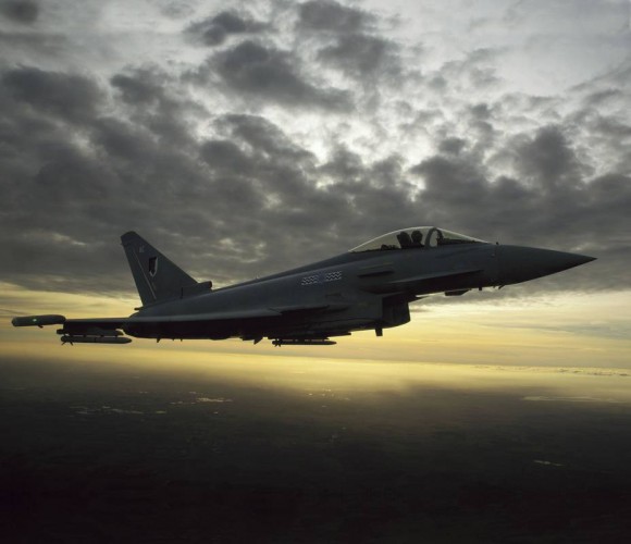 India y el MMRCA: se acerca el final - Página 3 Typhoon-com-m%C3%ADsseis-foto-Eurofighter-580x500