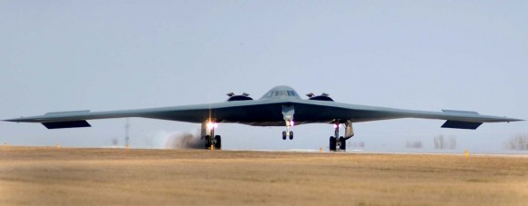 O lado 'B' da USAF B-2-foto-2-USAF-580x227