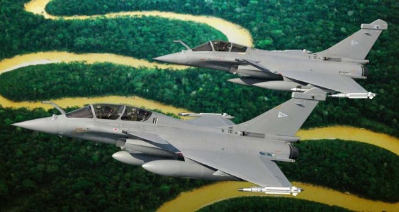 Saab Gripen NG ganador del concurso FX-2 brasileño - Página 9 Rafale-sobre-fundo-de-floresta-tropical-imagem-site-Rafale-para-o-Brasil-580x308