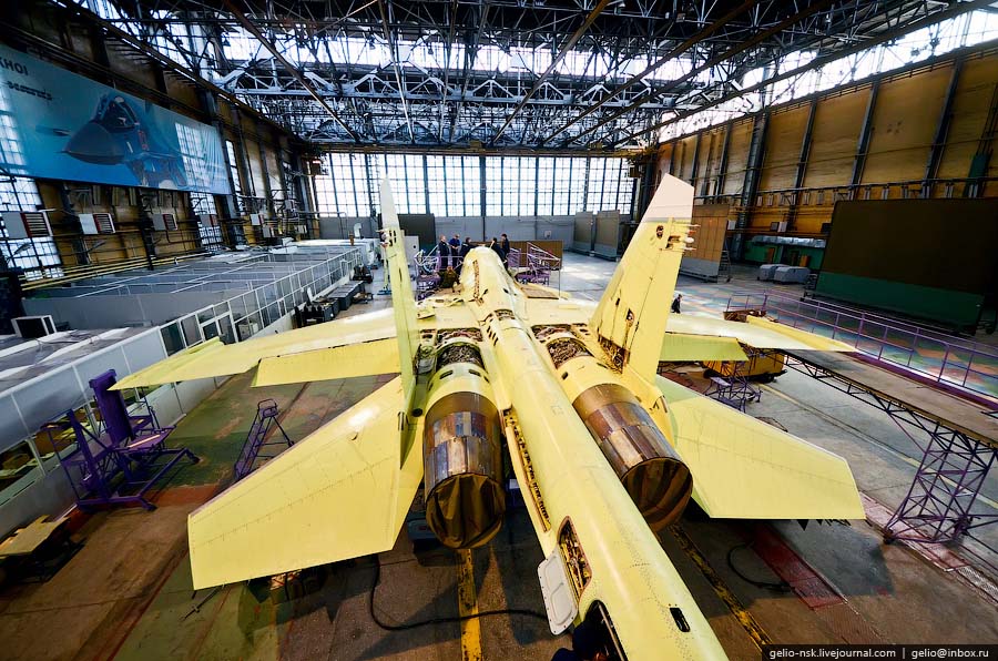 92 Su-34 Fullback para Rusia Su-34-factory-2