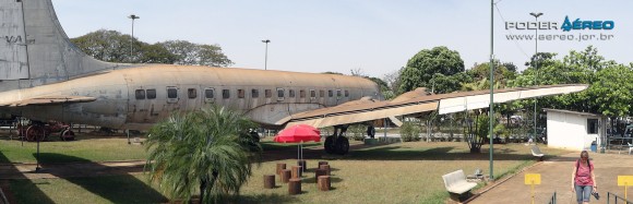 [Brasil] O ‘Urso Roncador’* de Bebedouro Museu-E-A-Matarazzo-Bebedouro-DC-6A-lateral-foto-poder-aereo-580x187