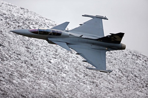 [Internacional] Governo do Canadá solicita à Saab dados sobre o Gripen Gripen-em-Axalp-tamanho-grande-foto-Saab-580x386