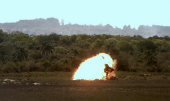 Brasil - Página 26 Impacto-de-bomba-laser-lan%C3%A7ada-de-A-1-foto-FAB-580x347