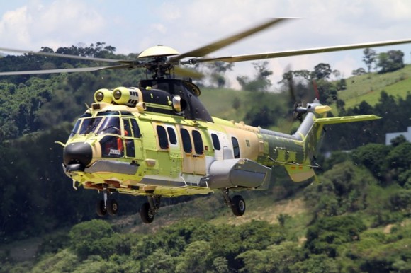 [Brasil] Voa o primeiro EC725 completamente produzido no Brasil, pela Helibras EC725-BRA-17-em-voo-foto-Helibras-580x386