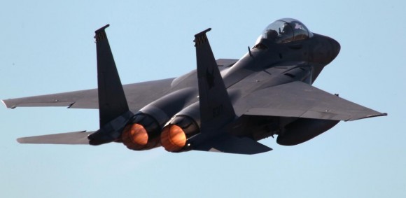 Cazas F-15, F-16, F-18, y Gripen en el ejercicio Australiano Pitch Black 14 Pitch-Black-14-F-15-de-Cingapura-foto-MD-Australia-580x283