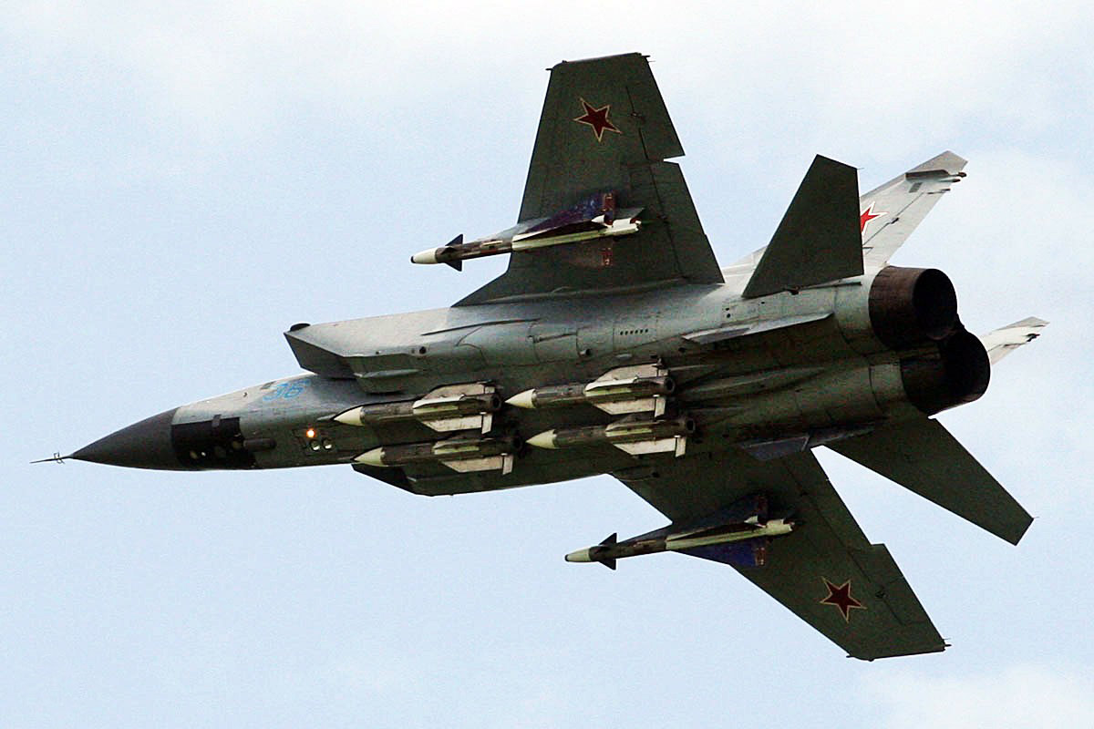 اعداد من المقاتلات Миг-25 و Миг-23 و Су-15 و Су-17 بدلاً من Миг-21 و Миг-17 و Су-7 فى حرب تشرين , لمن كانت ستكون السيطرة الجوية ؟ Mig-25