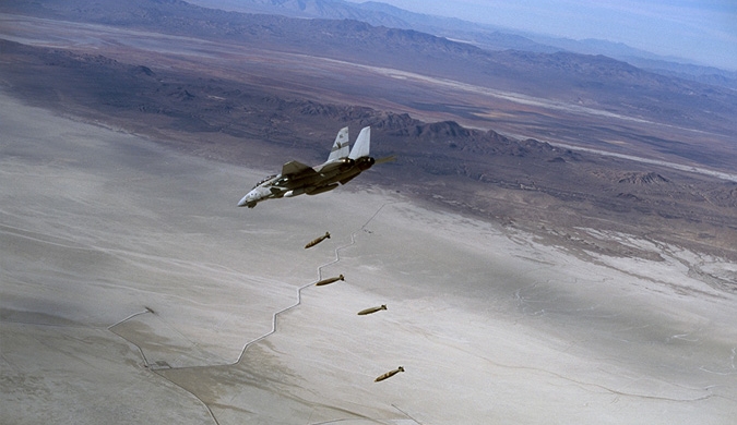 Do 'Hornet' ao 'Super Hornet' F-14D-bomb-foto-USN