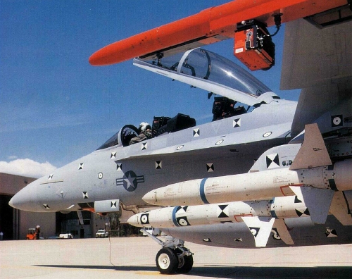 Do 'Hornet' ao 'Super Hornet' F-18-SH_OPVAL-foto-Boeing